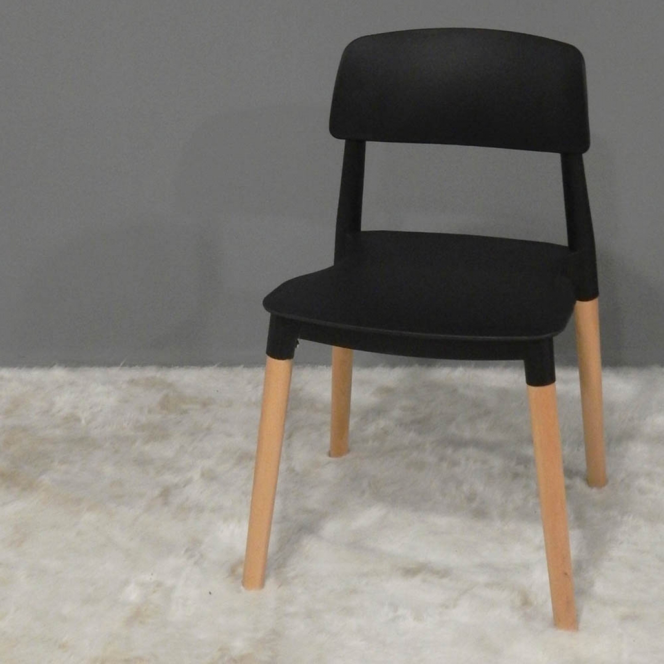 Imagen Silla De Dise&ntilde;o Comedor Quality Milan Patas De Madera Negra